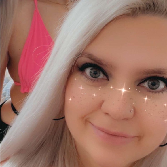 Meet your Posher, Latressa - Picture 1 of 1